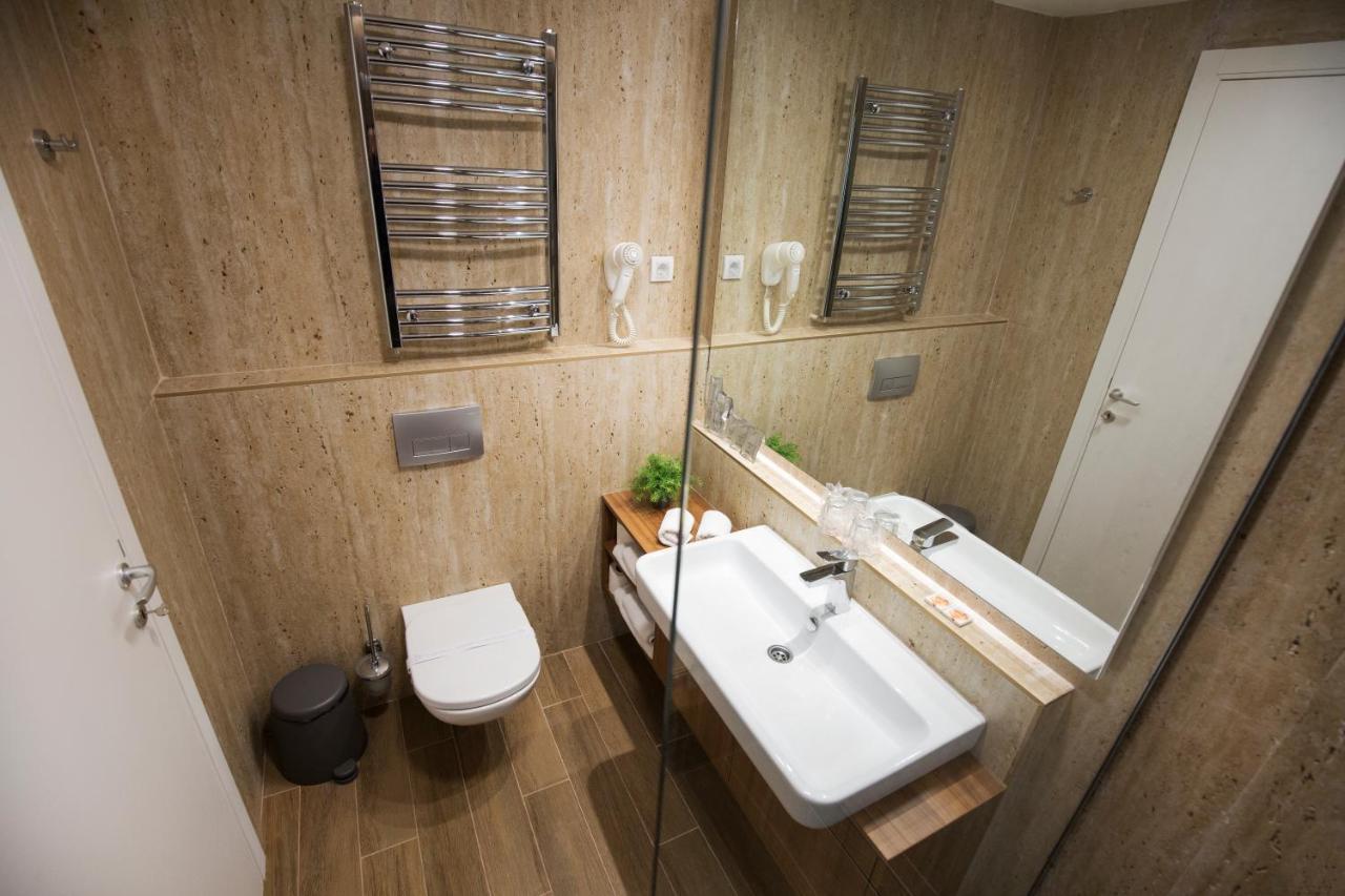 New City Hotel & Restaurant Ni Eksteriør bilde