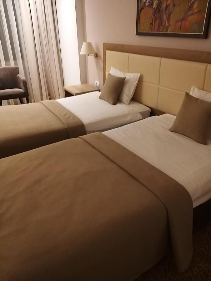 New City Hotel & Restaurant Ni Eksteriør bilde