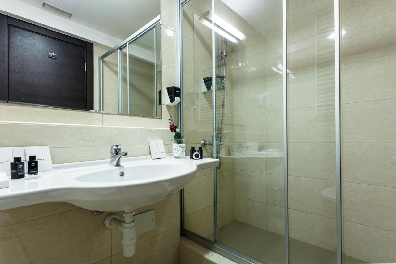 New City Hotel & Restaurant Ni Eksteriør bilde