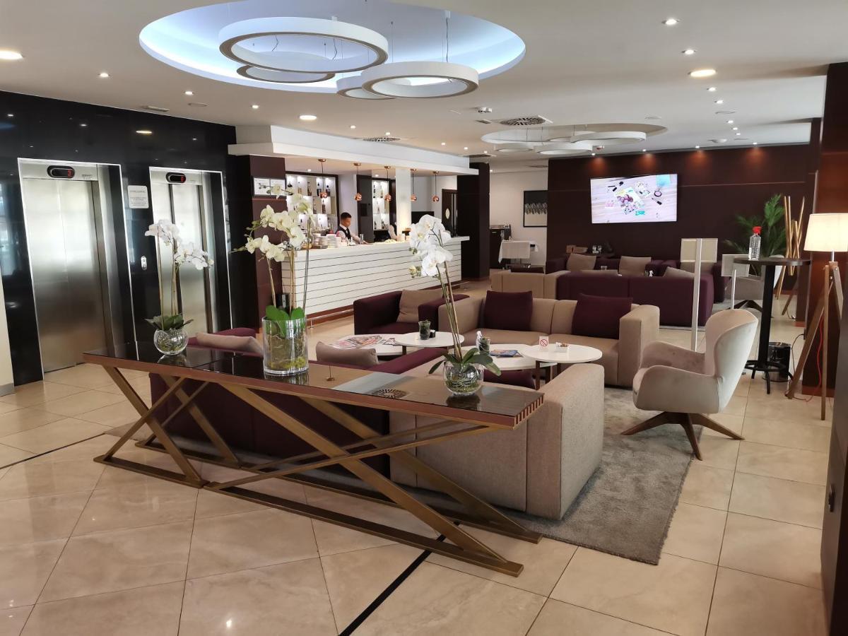 New City Hotel & Restaurant Ni Eksteriør bilde