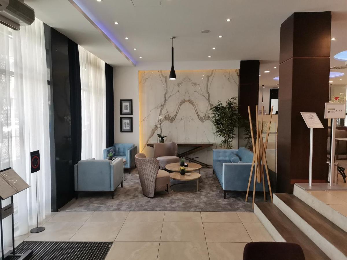 New City Hotel & Restaurant Ni Eksteriør bilde