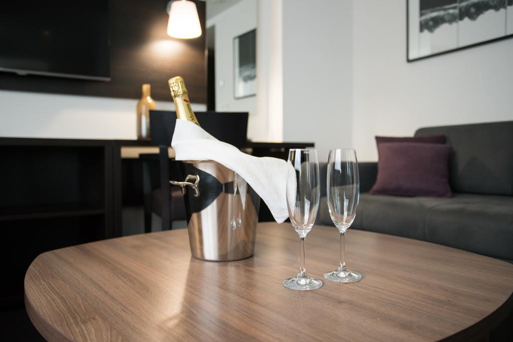 New City Hotel & Restaurant Ni Eksteriør bilde