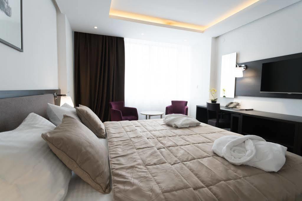 New City Hotel & Restaurant Ni Eksteriør bilde