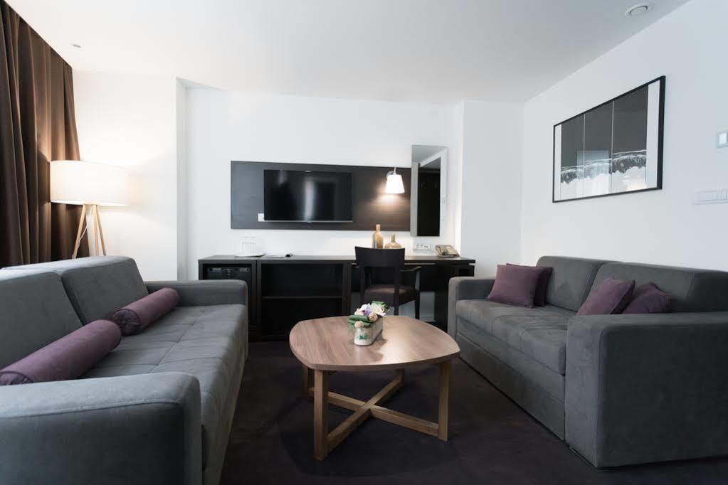 New City Hotel & Restaurant Ni Eksteriør bilde
