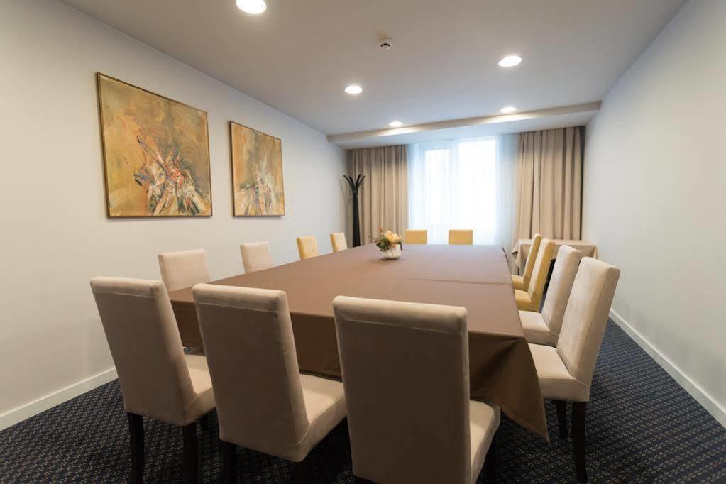 New City Hotel & Restaurant Ni Eksteriør bilde