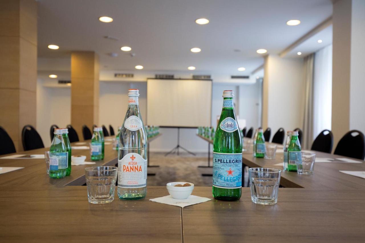 New City Hotel & Restaurant Ni Eksteriør bilde